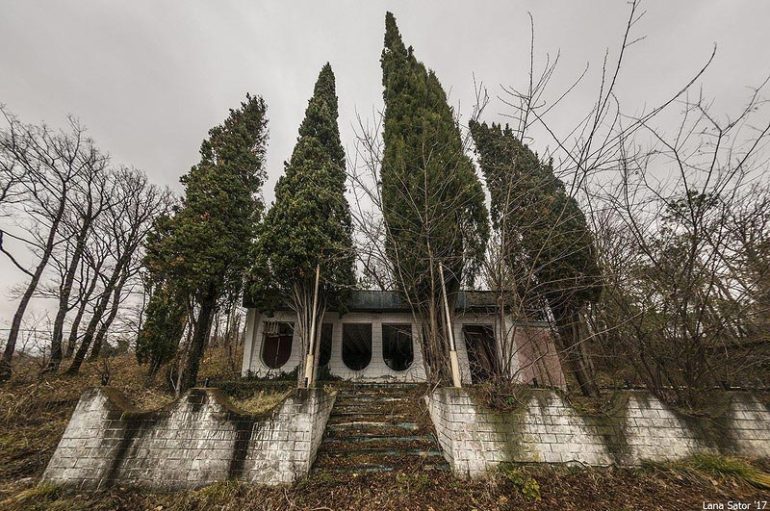 Заброшенный дом отдыха Центросоюза «Кубань»