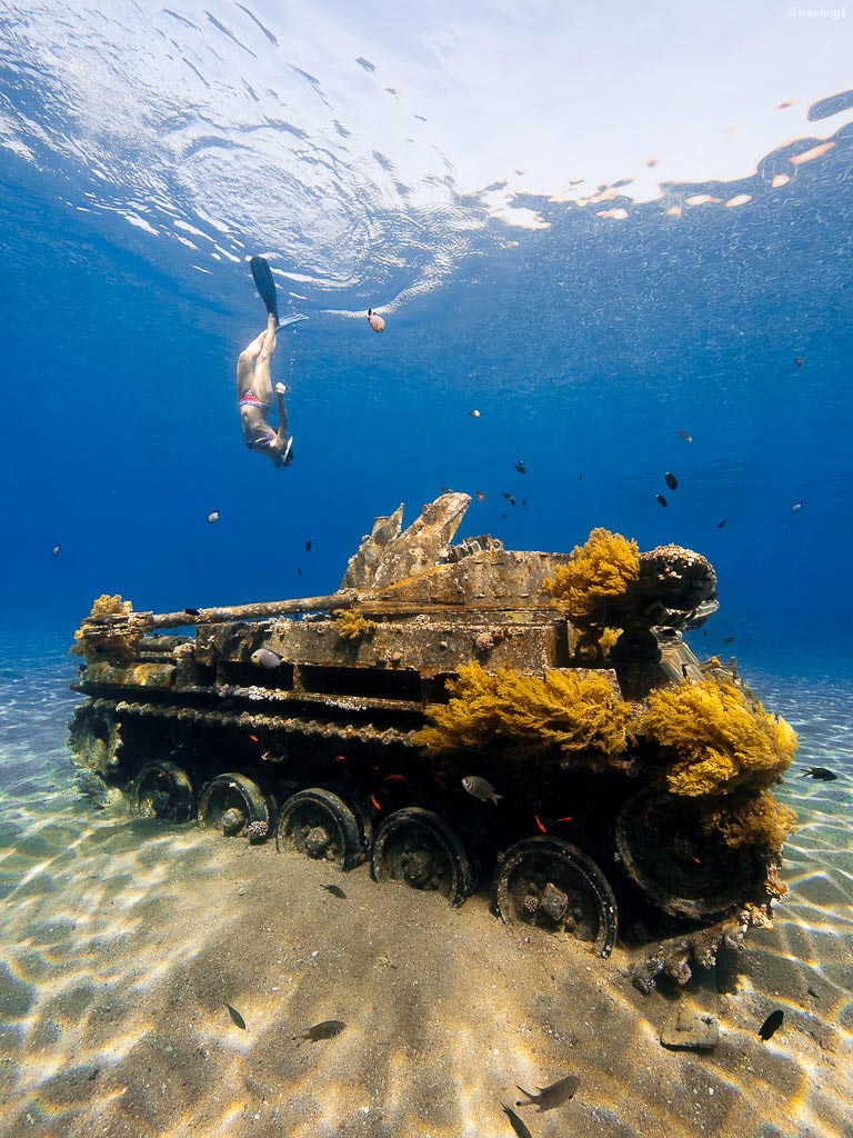 Затонувшая военная машина (Иордания)