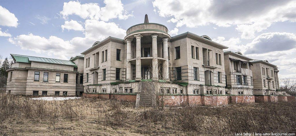 Заброшенный Дворец Газпрома В Подмосковье