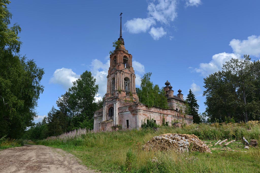 Старая костромская область. Заброшенные деревни Чухломского района. Село Торманово Чухломской район Церковь. Судай Костромская область. Заброшенные деревни Костромской области Буйский район.