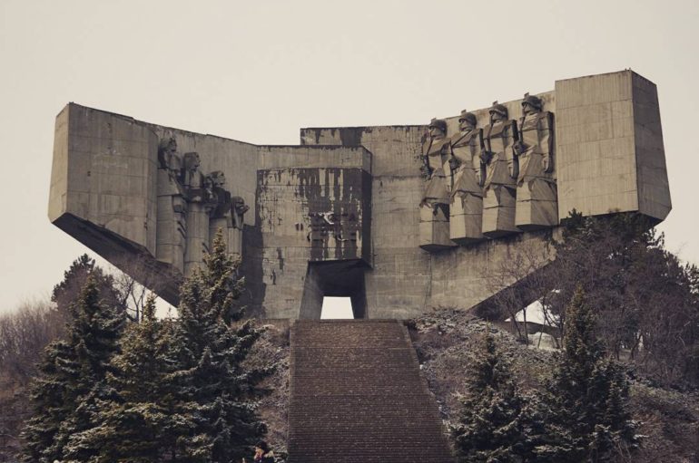 Старый памятник болгарско-советской дружбе | Фото