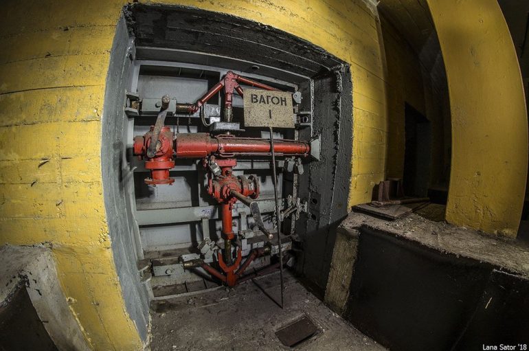 Уникальное защитное сооружение — убежище в подземном переходе | Фото